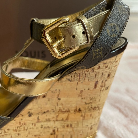 Louis Vuitton cork platform wedges, gold and brown leather heels. Size 37 - Picture 6 of 16